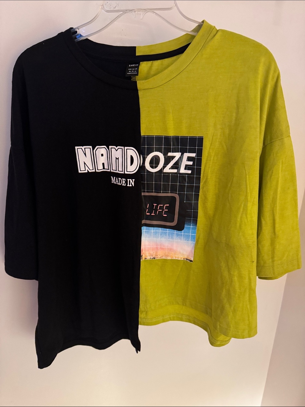 SHEIN Black & Lime Split Graphic Short Sleeve Tee